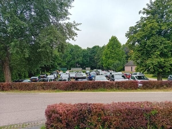 Giethoorn bootje huren parkeerplaats