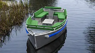 6 to 10 person boat for rent in Giethoorn Village