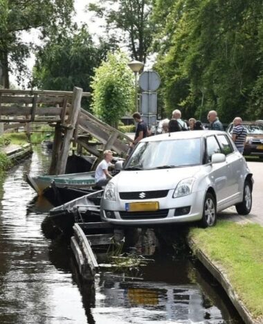 Wrong parking in Giethoorn