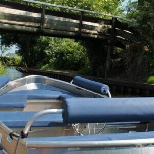 Rent an 8-person boat in Giethoorn