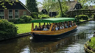 Giethoorn village boat tour